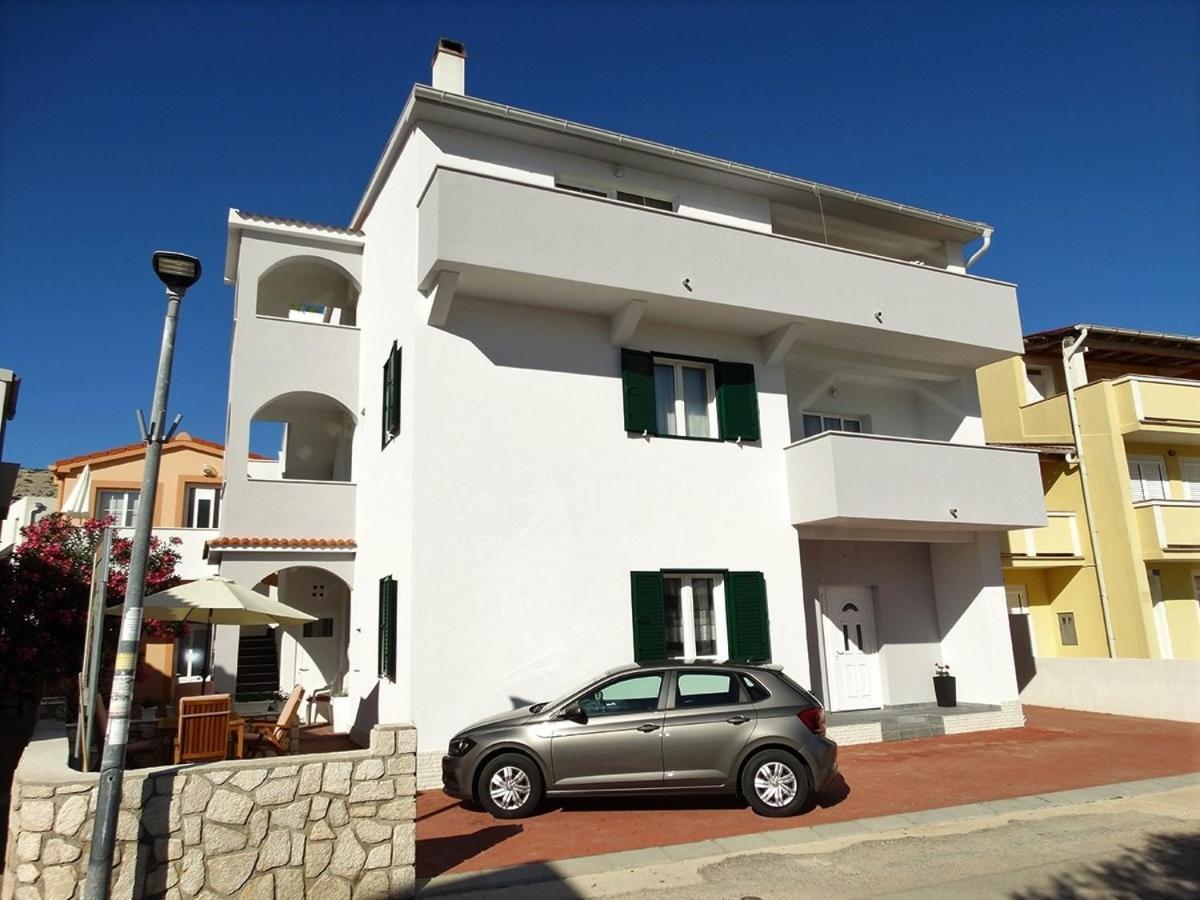 Apartments By The Sea Pag - 16100 Pag Town Exterior foto