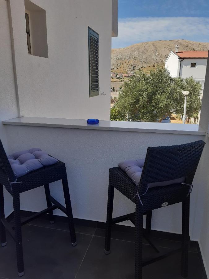 Apartments By The Sea Pag - 16100 Pag Town Exterior foto