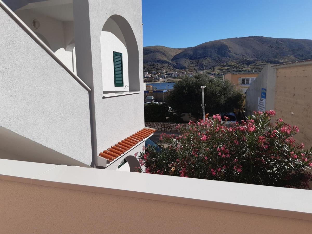 Apartments By The Sea Pag - 16100 Pag Town Exterior foto